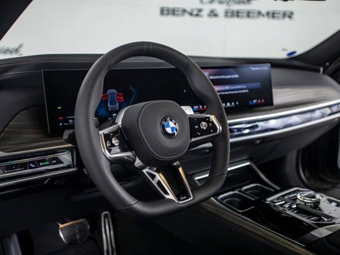 Used 2025 BMW 760i xDrive w/ Executive Package AWD/4WD image 16
