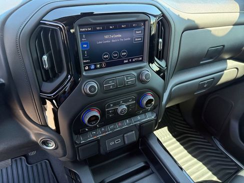Used 2022 Chevrolet Silverado 1500 RST w/ Safety Package AWD/4WD image 17