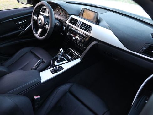 Used 2013 BMW 320i Sedan image 16