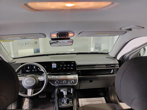 Used 2024 Hyundai Kona SE image 31