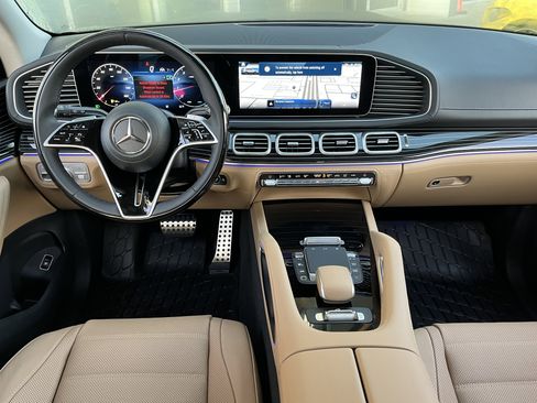 Used 2026 Mercedes-Benz GLS 450 4MATIC image 17