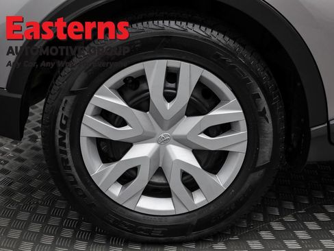 Used 2020 Toyota C-HR LE image 28