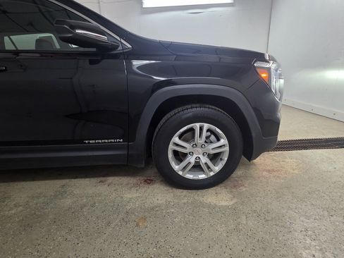 Used 2023 GMC Terrain SLE w/ Driver Convenience Package AWD/4WD image 16