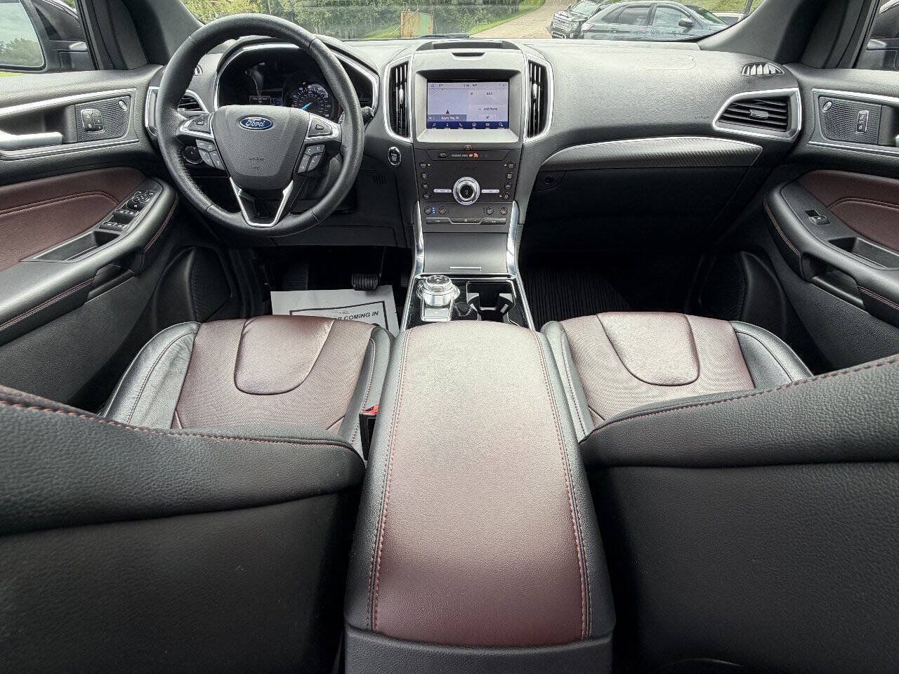 Used 2020 Ford Edge Titanium w/ Equipment Group 301A AWD/4WD image 12