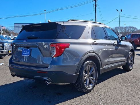 Used 2023 Ford Explorer XLT w/ Equipment Group 202A image 7
