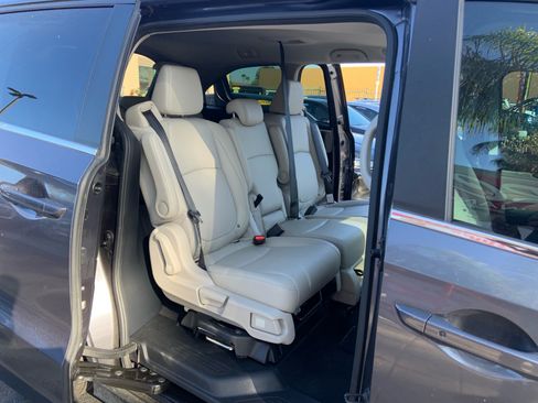 Used 2025 Honda Odyssey EX-L image 16