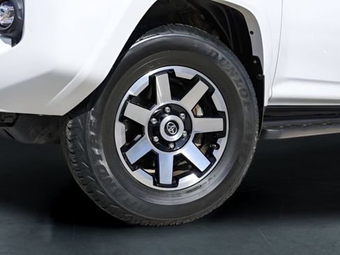 Used 2021 Toyota 4Runner TRD Off-Road AWD/4WD image 4
