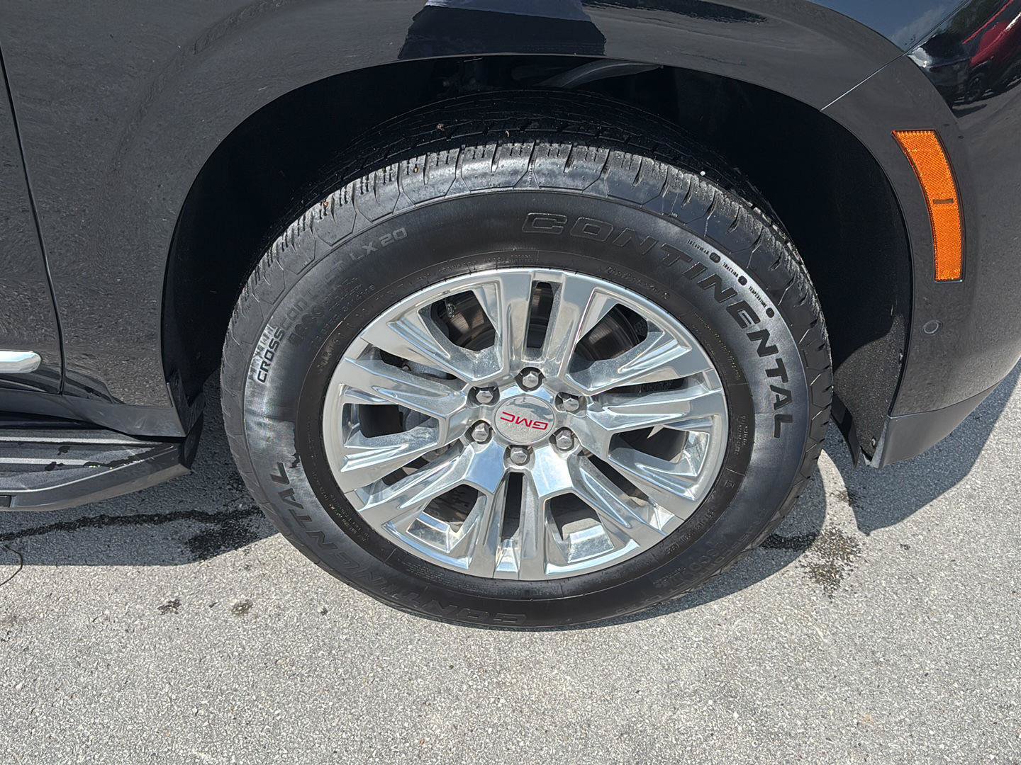 Used 2025 GMC Yukon Denali AWD/4WD image 12