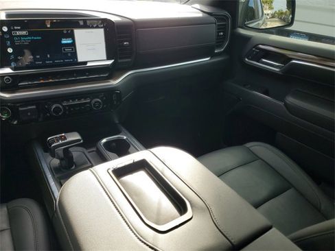 Certified 2022 Chevrolet Silverado 1500 LT w/ Leather Package image 14