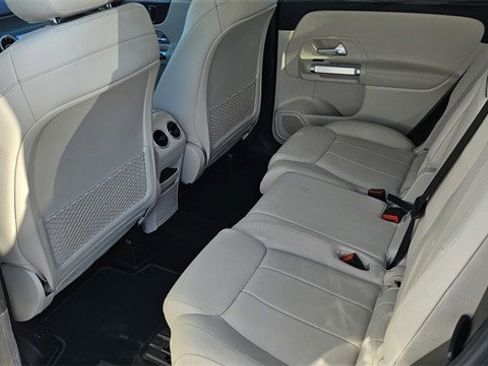 Used 2020 Mercedes-Benz GLB 250 4MATIC image 11