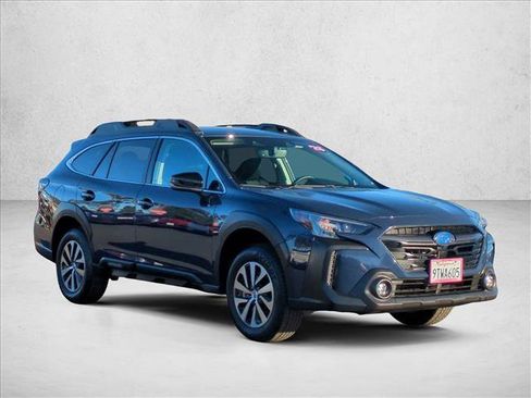 Certified 2025 Subaru Outback Premium image 3