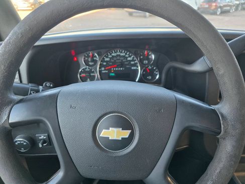 Used 2014 Chevrolet Express 2500 RWD image 13