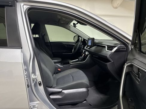 Used 2022 Toyota RAV4 LE AWD/4WD image 21