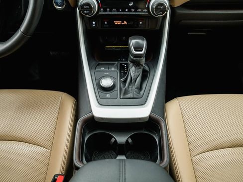 Certified 2021 Toyota RAV4 Limited image 25