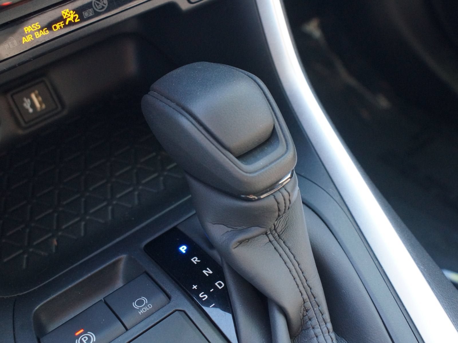 Used 2025 Toyota RAV4 LE AWD/4WD image 10