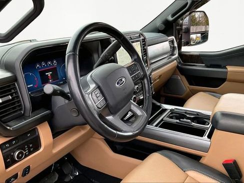 Used 2023 Ford F250 Lariat w/ Tow Technology Package image 12