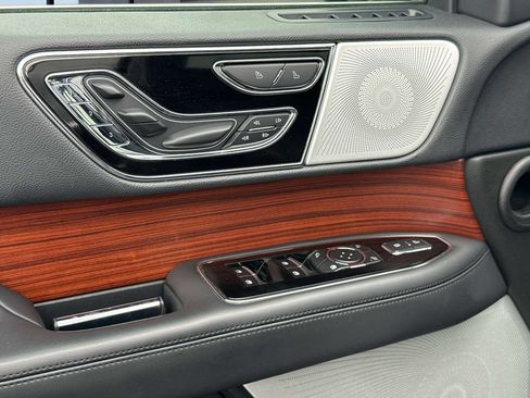 Used 2024 Lincoln Navigator Reserve AWD/4WD image 24
