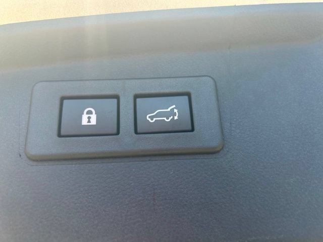 Used 2025 Subaru Outback Limited AWD/4WD image 11