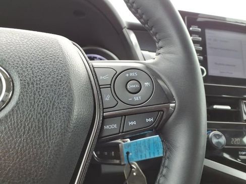 Used 2024 Toyota Camry SE FWD image 16
