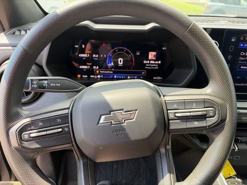 Used 2024 Chevrolet Colorado Trail Boss w/ Technology Package AWD/4WD image 8