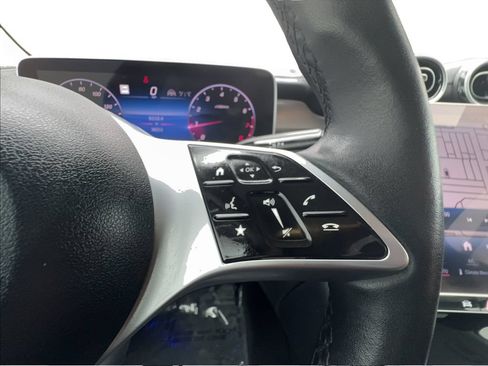 Used 2024 Mercedes-Benz GLC 300 4MATIC w/ Driver Assistance Package image 31