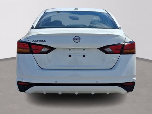 Used 2025 Nissan Altima 2.5 SV image 5