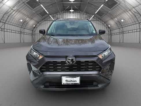 Used 2021 Toyota RAV4 LE image 12