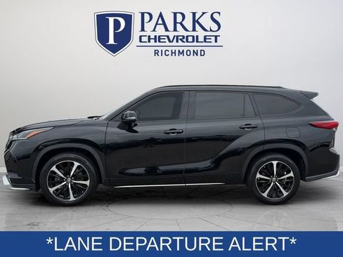 Used 2022 Toyota Highlander XSE AWD/4WD image 5
