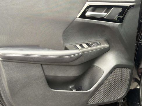 Used 2023 Mitsubishi Outlander ES image 23