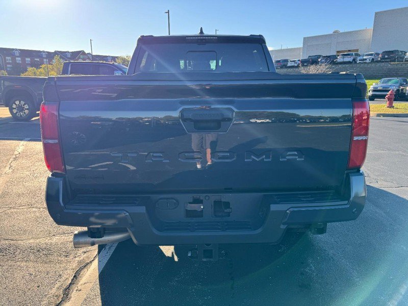Used 2024 Toyota Tacoma TRD Off-Road w/ TRD Off Road Premium Package AWD/4WD image 4