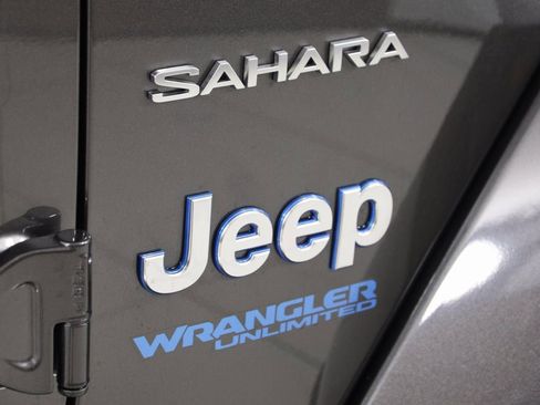 Used 2022 Jeep Wrangler Unlimited Sahara w/ Cold Weather Group image 46