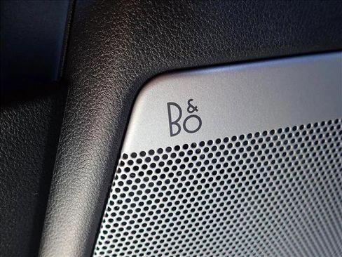 Used 2023 Ford F150 Lightning Lariat image 13