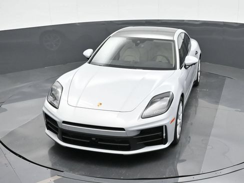 Certified 2025 Porsche Panamera RWD image 33
