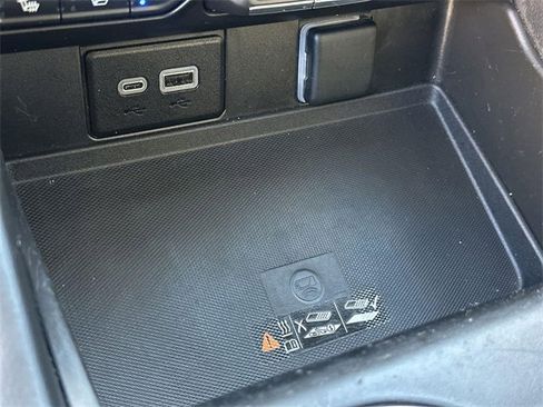 Used 2024 GMC Yukon SLT image 38