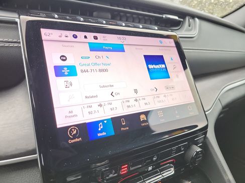 Used 2024 Jeep Grand Cherokee Limited image 70