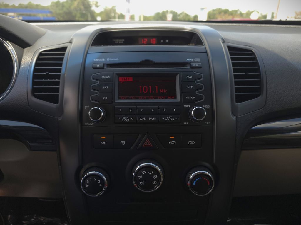 Used 2011 Kia Sorento 2WD image 23