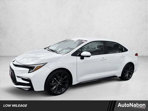 Certified 2026 Toyota Corolla SE w/ SE Package image 1