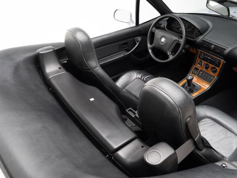 Used 1997 BMW Z3 1.9 RWD image 40