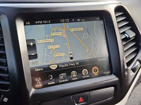 Used 2017 Jeep Cherokee Trailhawk image 20