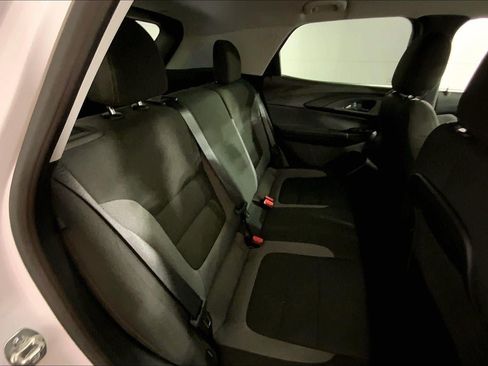 Used 2025 Chevrolet TrailBlazer LT AWD/4WD image 23