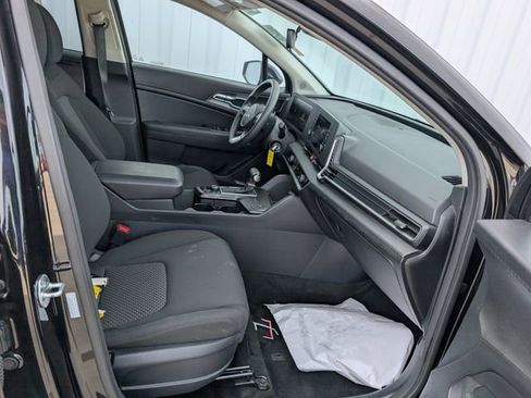 Used 2024 Kia Sportage LX image 17