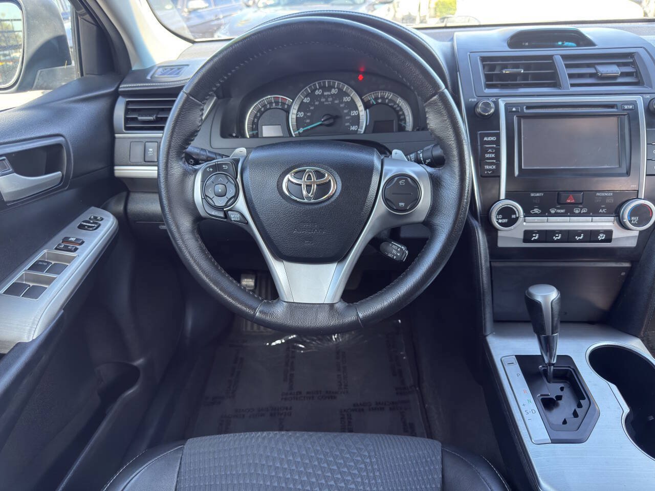 Used 2012 Toyota Camry SE FWD image 16