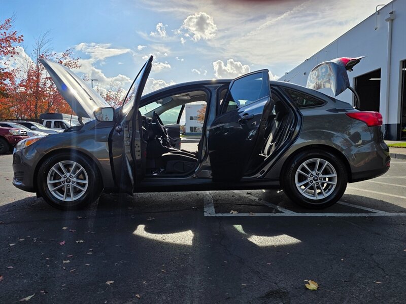 Used 2018 Ford Focus SE w/ Cold Weather Package FWD image 23
