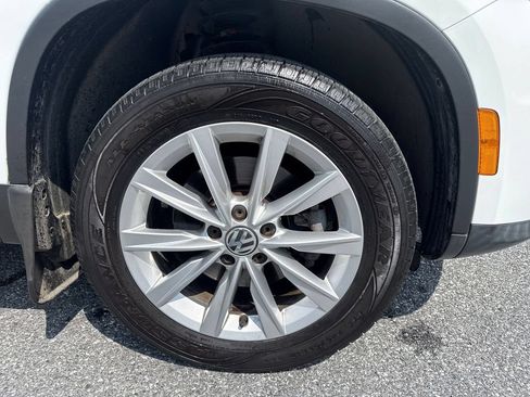 Used 2017 Volkswagen Tiguan S FWD image 29