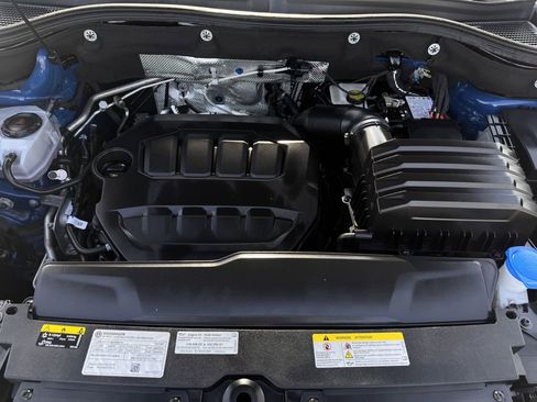 Used 2025 Volkswagen Atlas SEL Premium R-Line image 32