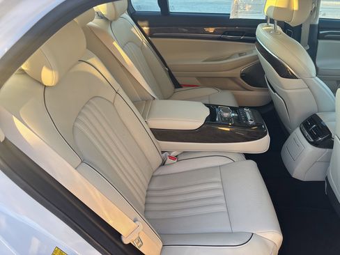 Used 2018 Genesis G90 3.3T Premium image 23