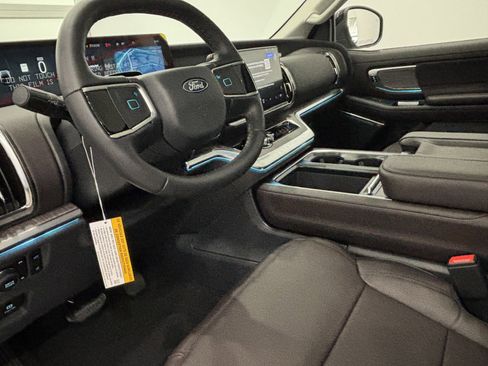 New 2026 Ford Expedition Max Platinum image 22