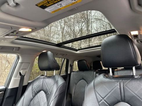 Certified 2025 Toyota Highlander Platinum AWD/4WD image 31