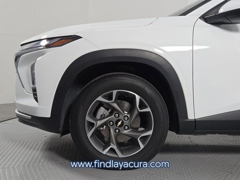 Used 2024 Chevrolet Trax LT w/ Driver Confidence Package FWD image 11