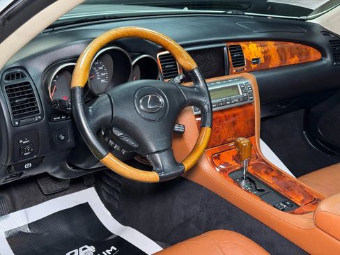 Used 2002 Lexus SC 430 Convertible image 34